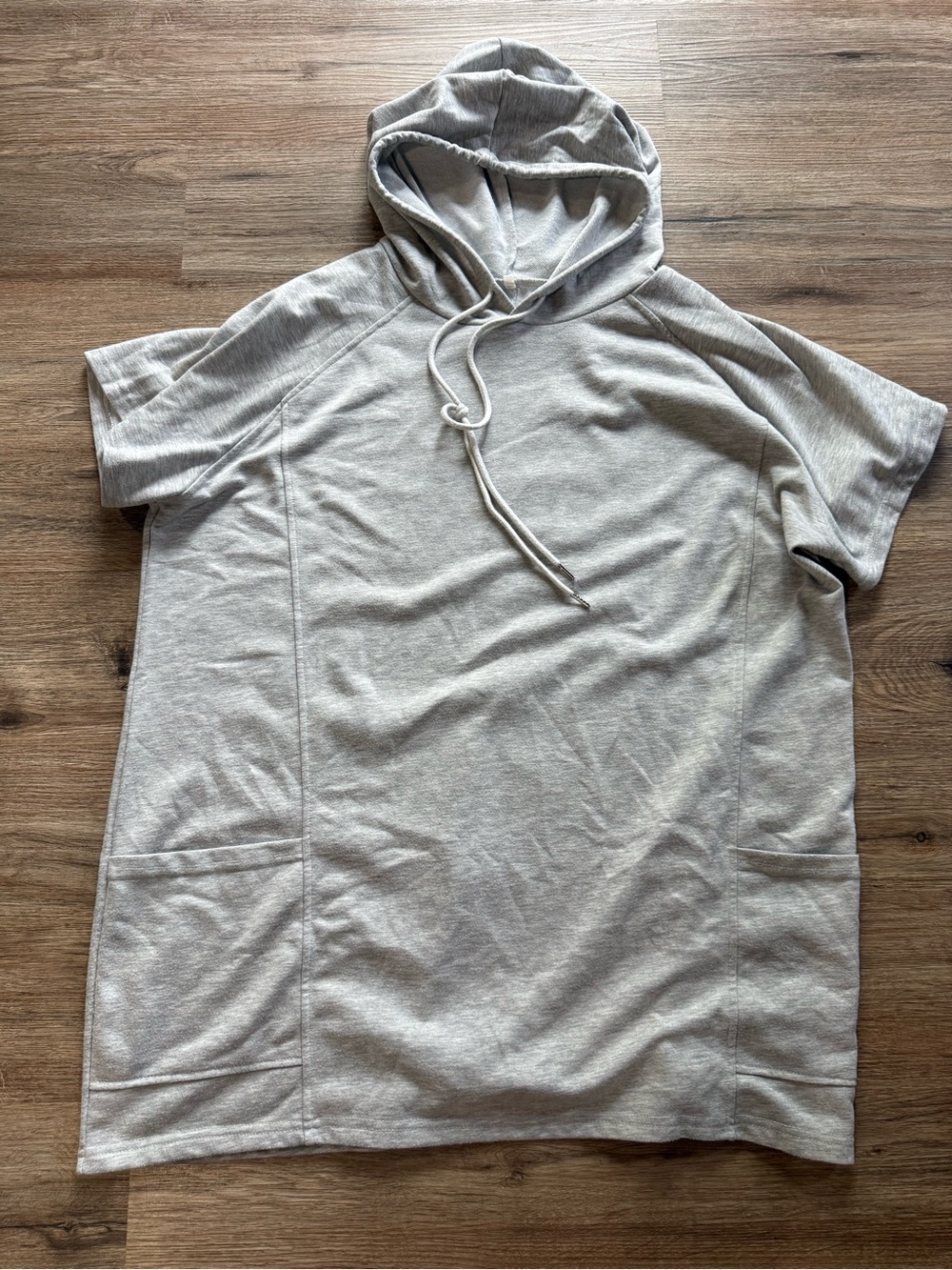 Casual oversized Short-Sleeve Hooded Tunic in Light Heather Gray